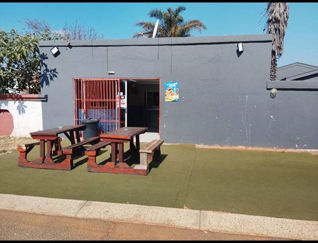 BUSINESS FOR SALE IN KEMPTON PARK WEST